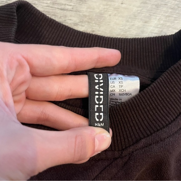 H&M Divided XS Brown NASA Crewneck - Picture 3 of 4